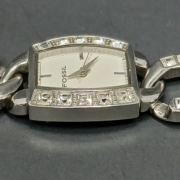 FOSSIL Stainless Steel Links Crystal Accents Rounded Square Watch Like New - Picture 13 of 16